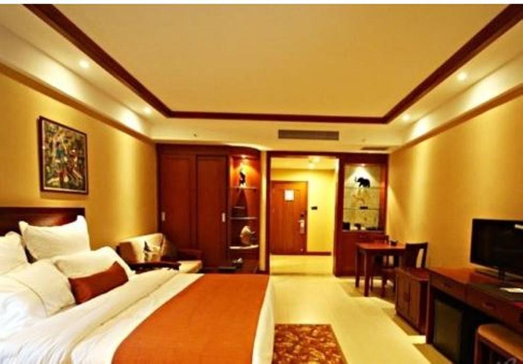 Готель Ramada Plaza Xishuangbanna Екстер'єр фото