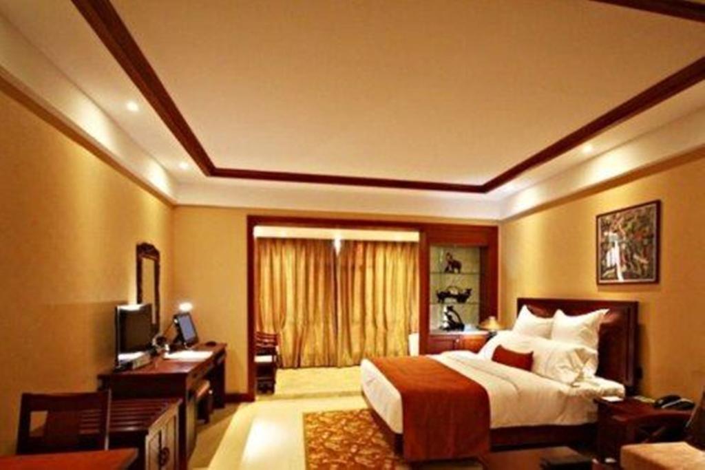 Готель Ramada Plaza Xishuangbanna Екстер'єр фото
