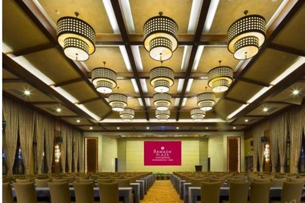 Готель Ramada Plaza Xishuangbanna Екстер'єр фото