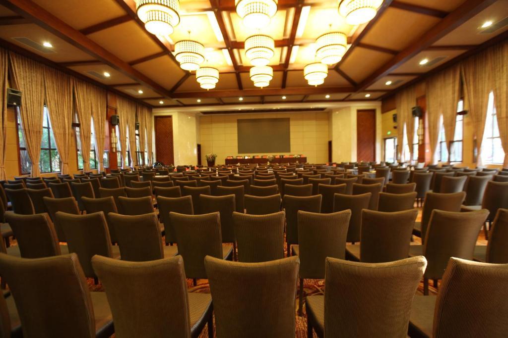 Готель Ramada Plaza Xishuangbanna Екстер'єр фото