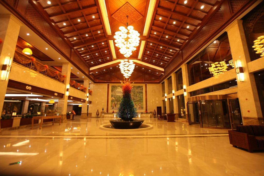 Готель Ramada Plaza Xishuangbanna Екстер'єр фото