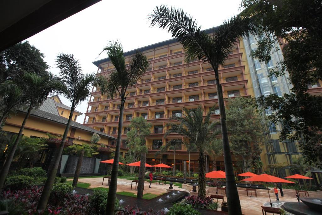 Готель Ramada Plaza Xishuangbanna Екстер'єр фото